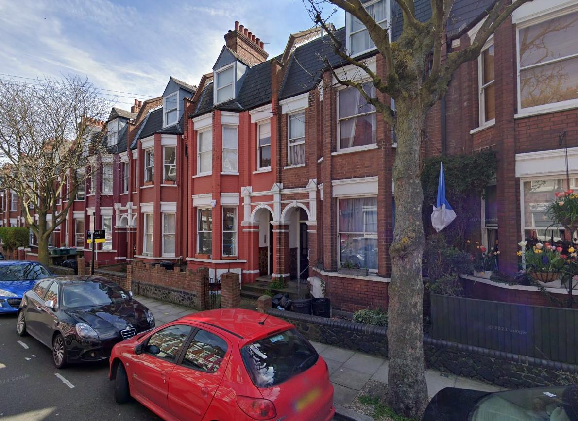2 bed property in Birnam Road, Islington